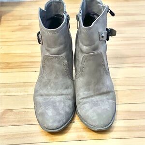Guess Beige Ankle Boots
